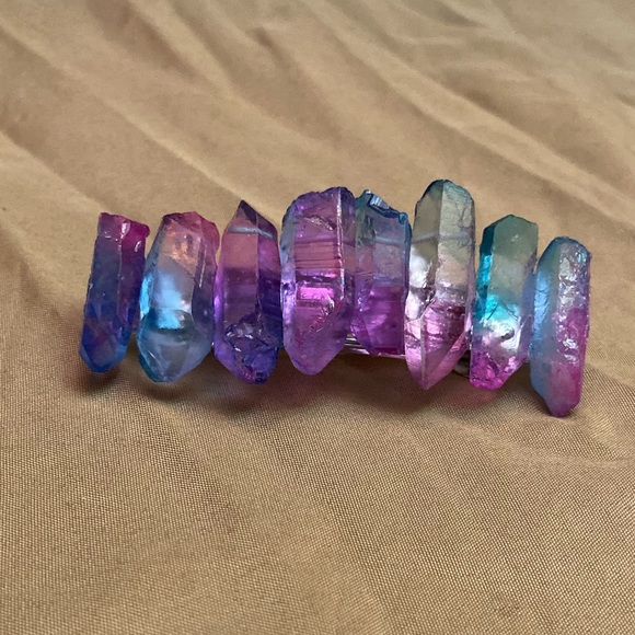 ❌SOLD❌Rainbow Arua Crystal Hair Barrette - Picture 2 of 5